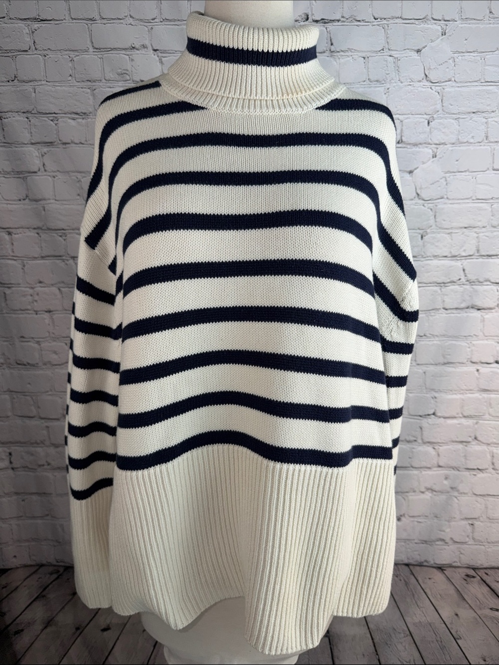 GAP Striped Cotton Turtleneck Sweater Split Hem Ivory Navy Size M - Picture 4 of 11